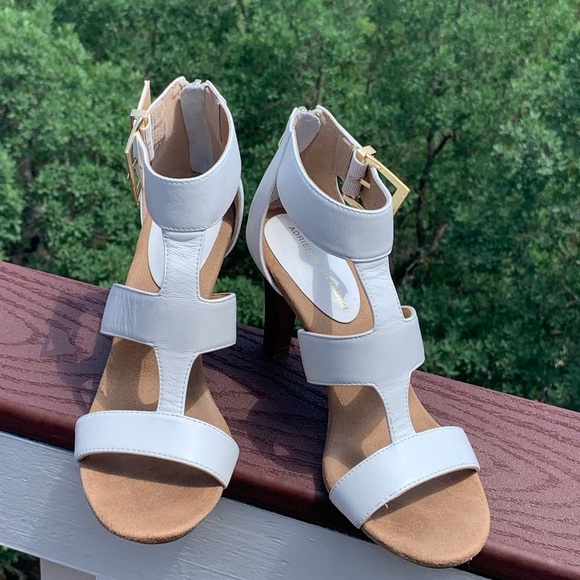 Adrienne Vittadini White Leather Sandals Heels‎ - Picture 2 of 10